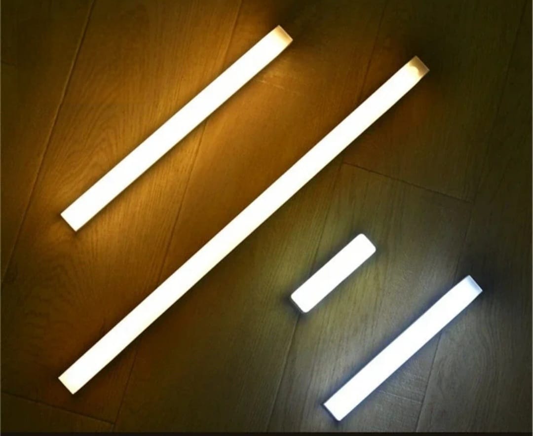 💡 Lámpara LED Recargable con Sensor PIR – Ilumina tu vida con inteligencia ⚡
